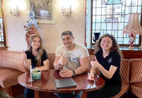 Великі справи та віра в добро завжди дарить добрі посмішки.